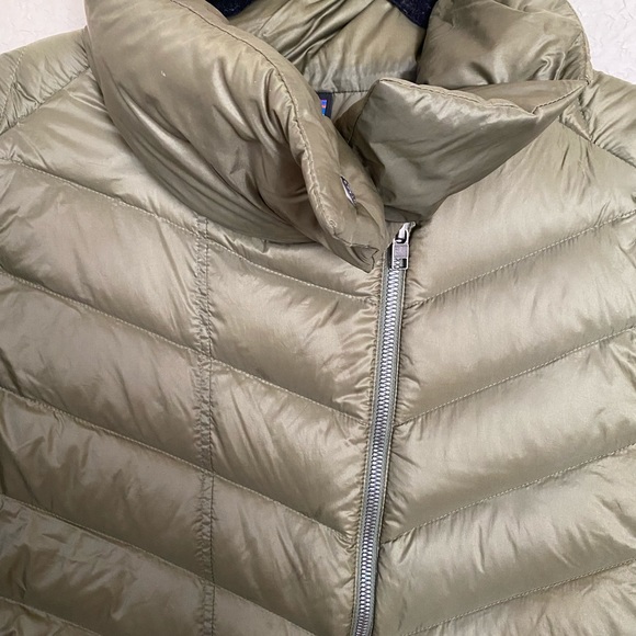 Patagonia Green Bomber Jacket • Fits Medium - Picture 3 of 7